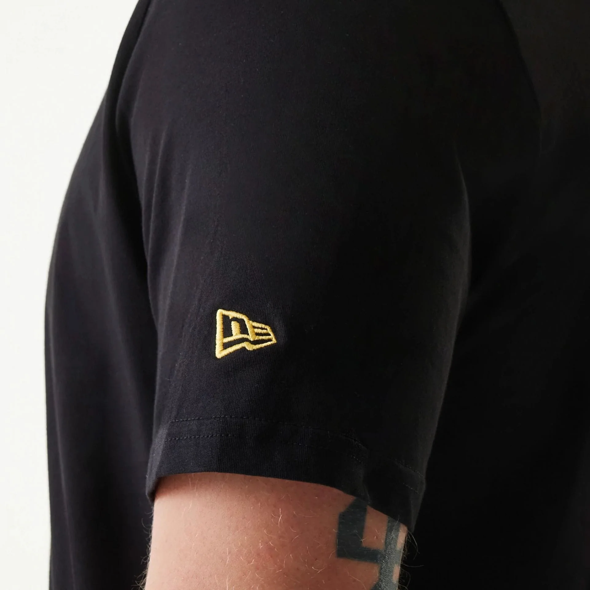 Pittsburgh Pirates MLB Regular Black T-Shirt - Image 5
