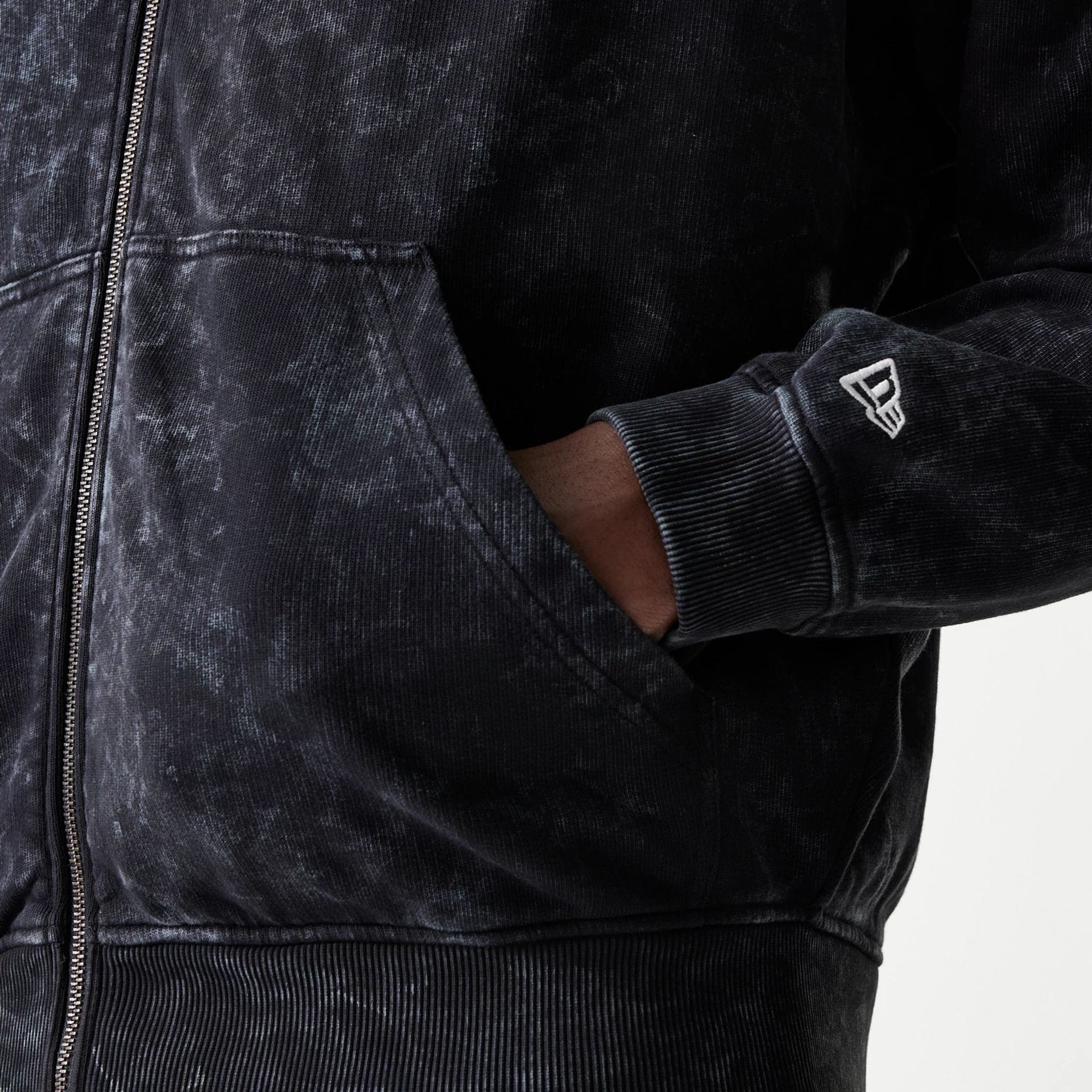 Red Bull Racing Dropped Shoulder Black Dropped Shoulder Full Zip Hoodie - Image 5