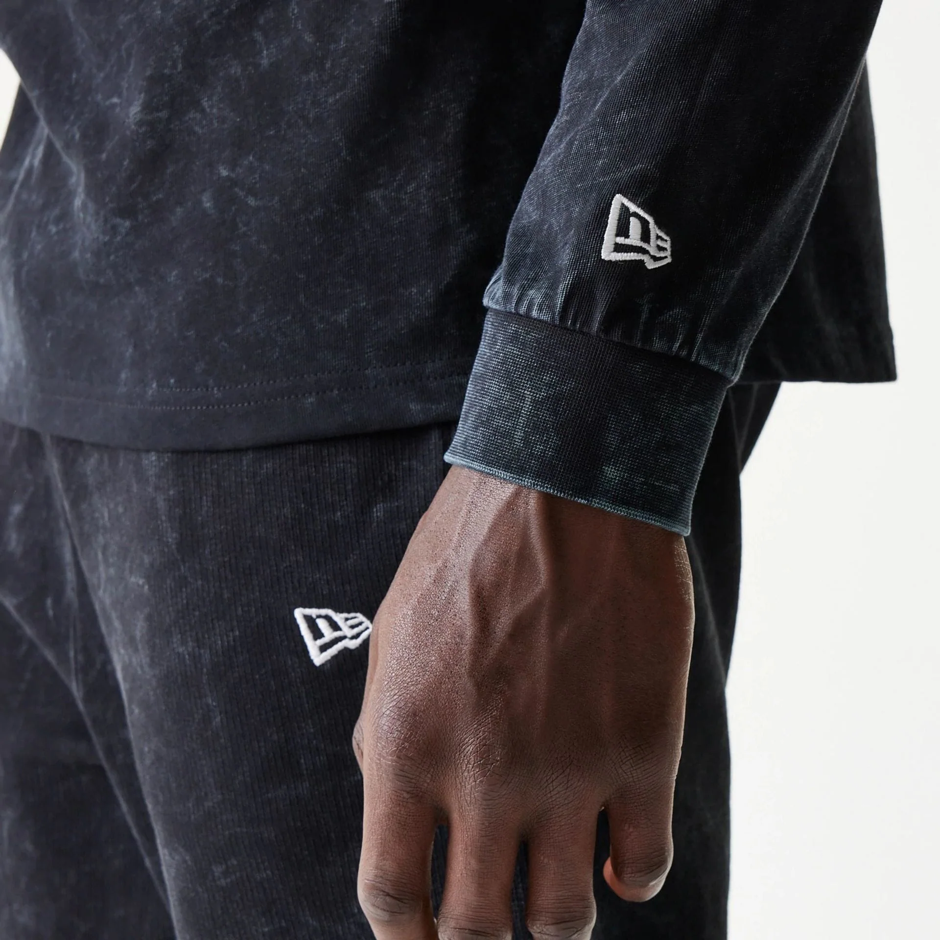 Red Bull Racing Graphic Black Long Sleeve T-Shirt - Image 5