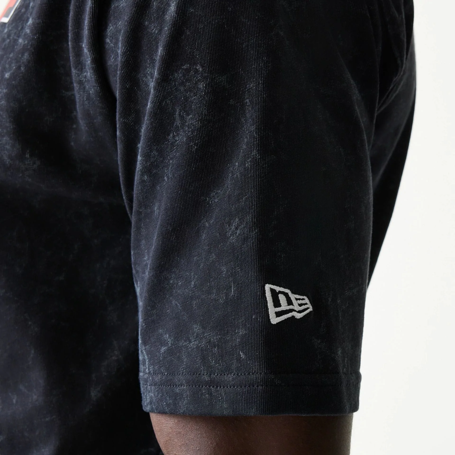 Red Bull Racing Graphic Black Oversized T-Shirt - Image 5