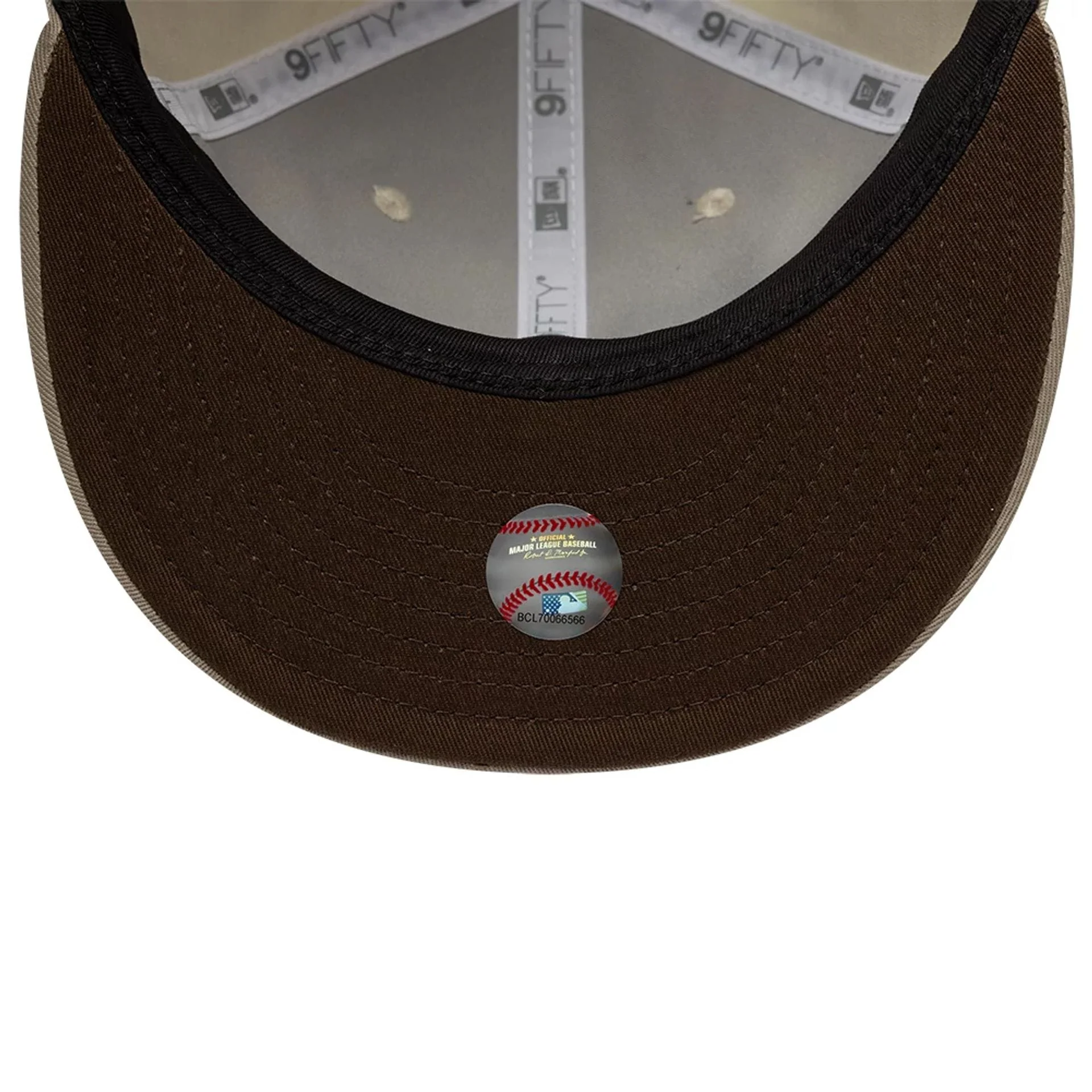 San Diego Padres Hajime Sorayama X MLB Cream Retro Crown 9FIFTY Adjustable Cap - Image 2