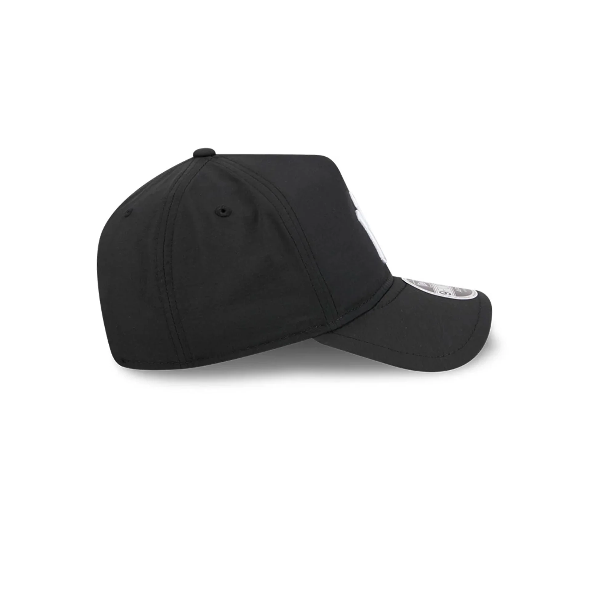 Yankees MLB Quickstrike Black 9FORTY Apex Adjustable Cap - Image 6