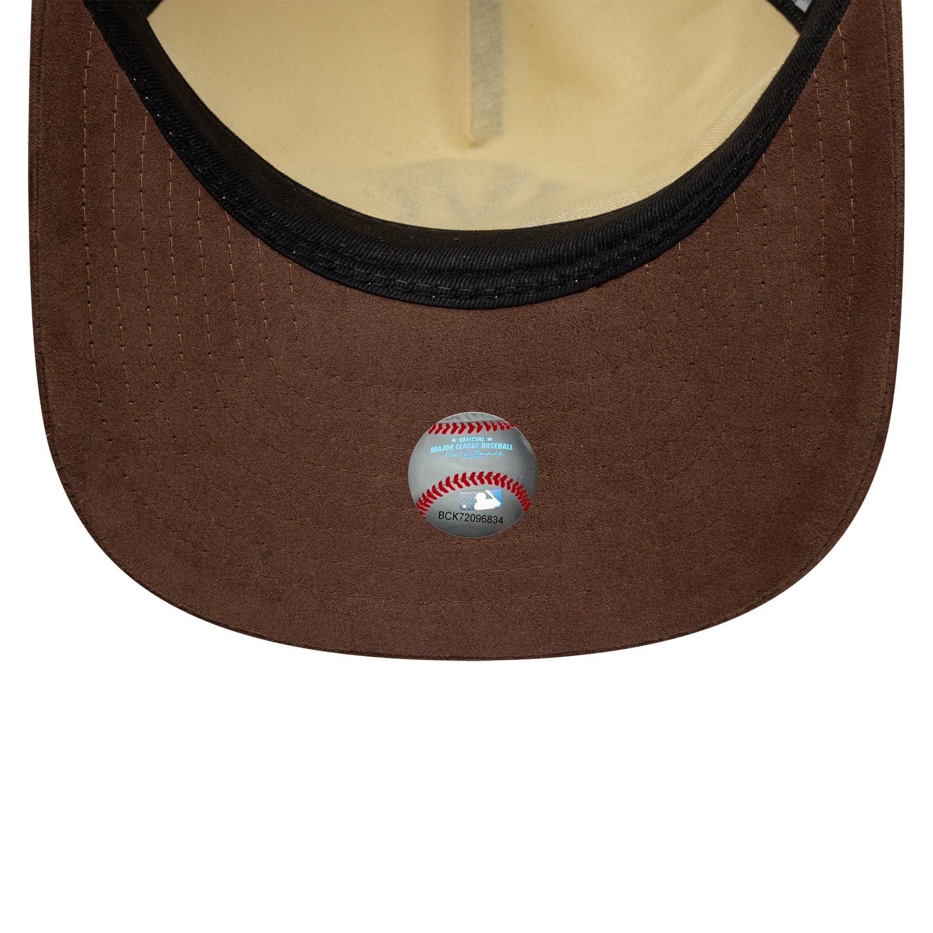 Yankees MLB Suede Visor Light Beige 9FIFTY A-Frame Snapback Cap - Image 5